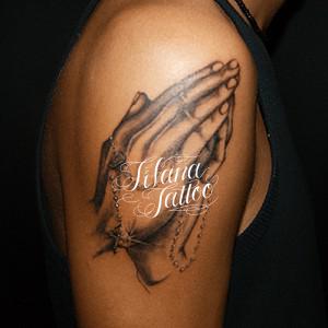 合掌のタトゥー