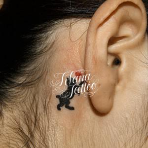 猫のワンポイントタトゥー