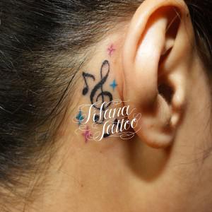 音符のワンポイントタトゥー