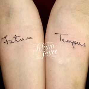 手書きのラテン語タトゥー