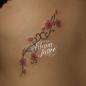 サクラのガールズタトゥー