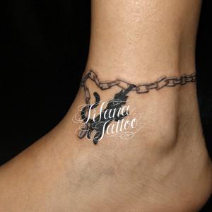 猫のアンクレットタトゥー