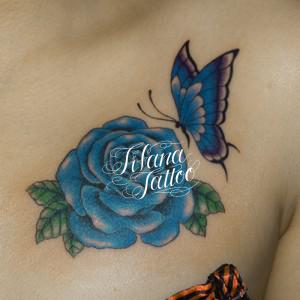 青い蝶|薔薇のガールズタトゥー