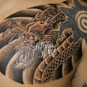 龍の刺青