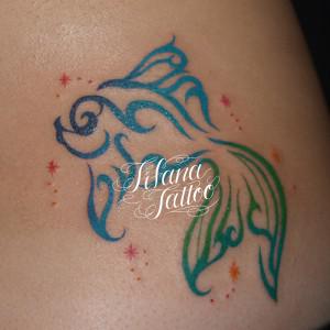 カラー・トライバル・タトゥー