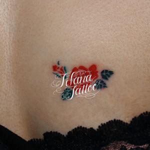 薔薇のワンポイントタトゥー