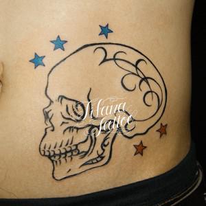 スカルのトライバルタトゥー