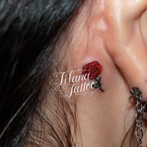 バラのワンポイントタトゥー