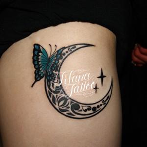 月|蝶のタトゥー
