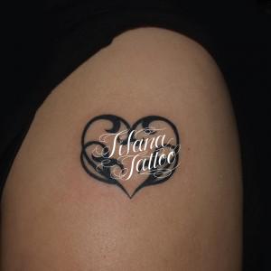 ハートのワンポイント・トライバル