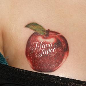 リンゴのタトゥー