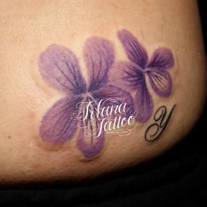 スミレのガールズタトゥー