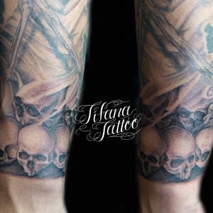 ドクロの刺青作品