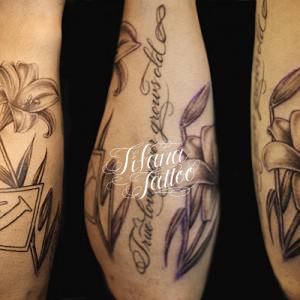 百合のタトゥー