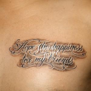 文字にぼかしのタトゥー