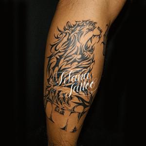 ライオンのトライバルタトゥー