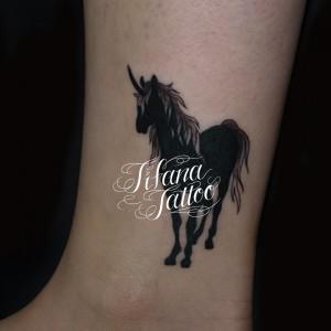 ユニコーンのシルエット・タトゥー