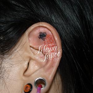 蜘蛛のワンポイントタトゥー