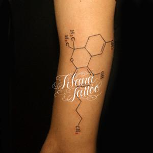 化学式のタトゥー