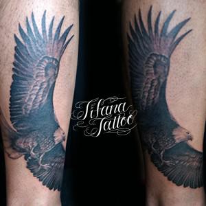 イーグルのタトゥー