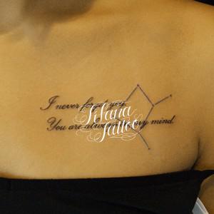 星座と文字のタトゥー