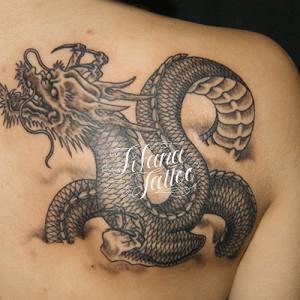 龍のタトゥー