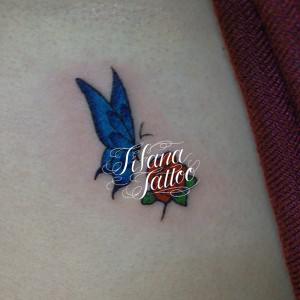 蝶と薔薇のワンポイントタトゥー