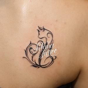 猫のトライバルタトゥー