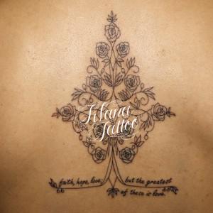 オリーブの木と薔薇のタトゥー