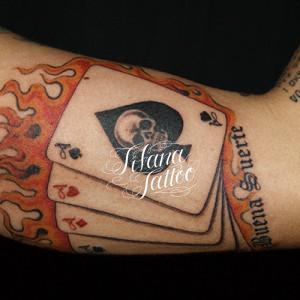 スカルのトランプ・タトゥー