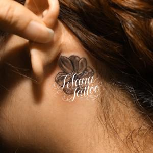 アネモネのワンポイントタトゥー