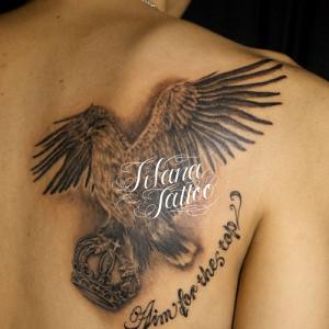 隼|王冠のタトゥー