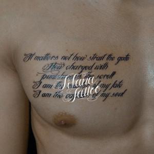 英文のメッセージのタトゥー