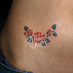 バラのワンポイントタトゥー