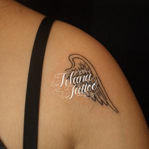 片翼のタトゥー