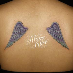翼のタトゥー