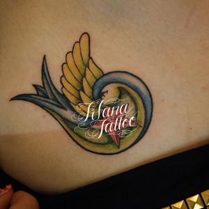 ツバメのガールズタトゥー