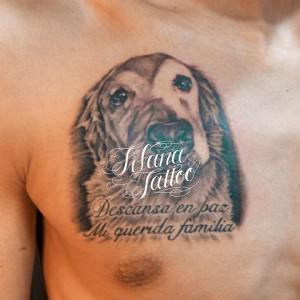 犬のポートレイトタトゥー