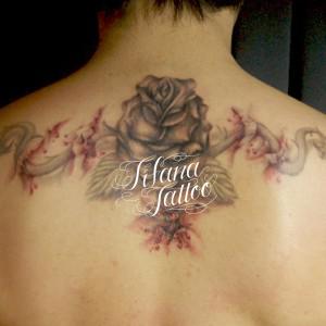 バラのシンメトリー・タトゥー