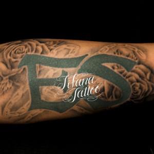 文字|薔薇のタトゥー