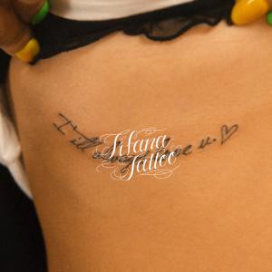 手書き風の文字のタトゥー