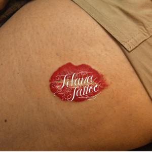 キスマークのガールズタトゥー