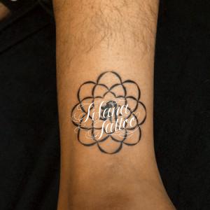 家紋と梵字のタトゥー