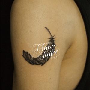 フェザーのタトゥー