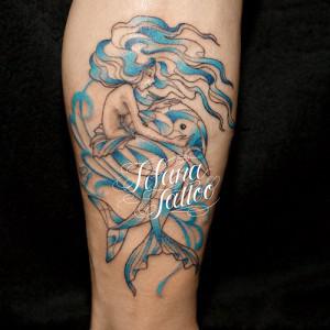 人魚とイルカのタトゥー