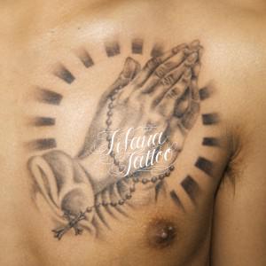 合掌と五光のタトゥー