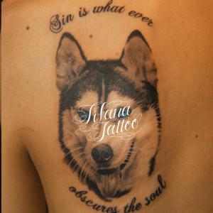 シベリアン・ハスキーのタトゥー