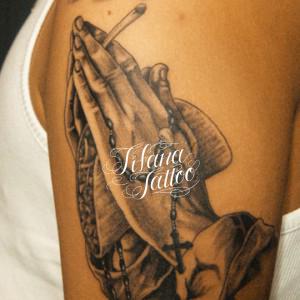 合掌|ロザリオ|タコスのタトゥー