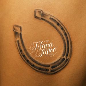 蹄鉄のタトゥー