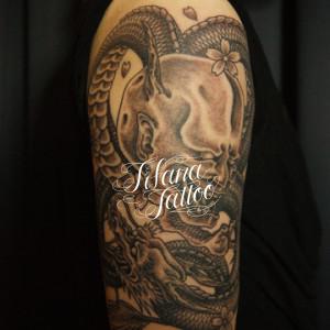 鬼と龍の刺青作品